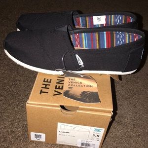 Toms